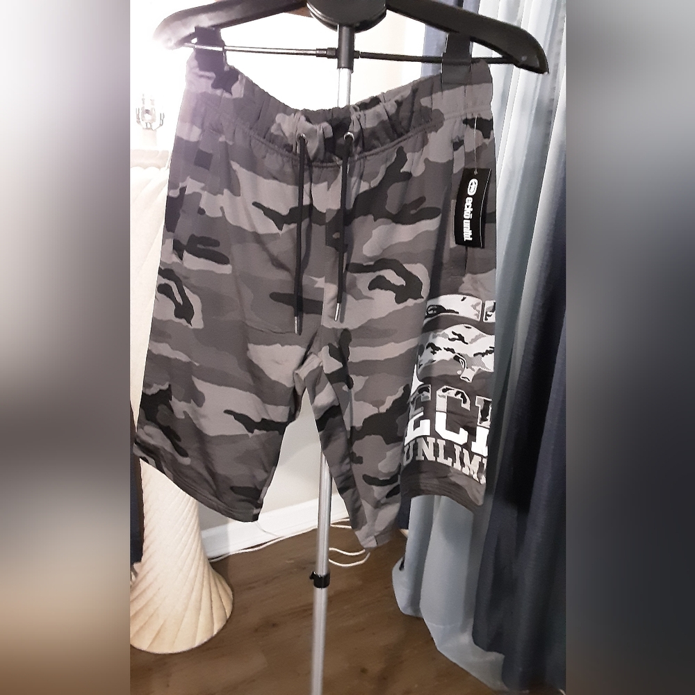 NWT MEN'S ECKO UNLTD CAMOUFLAGE SHORTS SIŹE MEDIUM